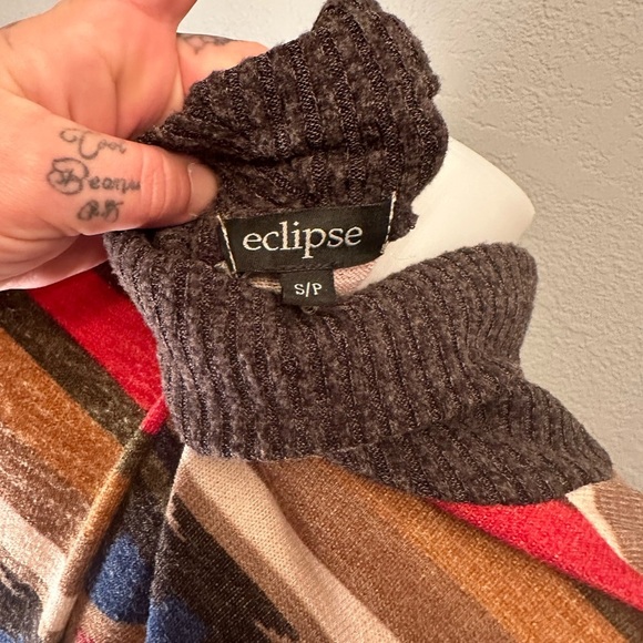 Eclipse Women’s Batwing Aztec Western Tunic size small - Picture 4 of 4